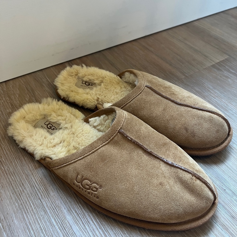 UGG Australia Men’s Scuff Slippers Chestnut Suede Sheepskin Size 11 tan